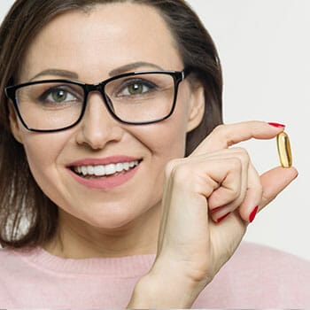 Women Holding Rescue Detox 5 Day